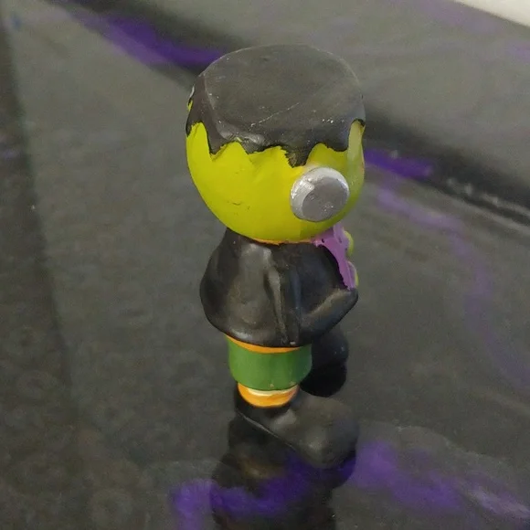 EEK FRANKENSTEIN BOBBLE HEAD * PIER 1 * HALLOWEEN DECORATIONS * OTHERS AVAILABLE - Picture 5 of 10